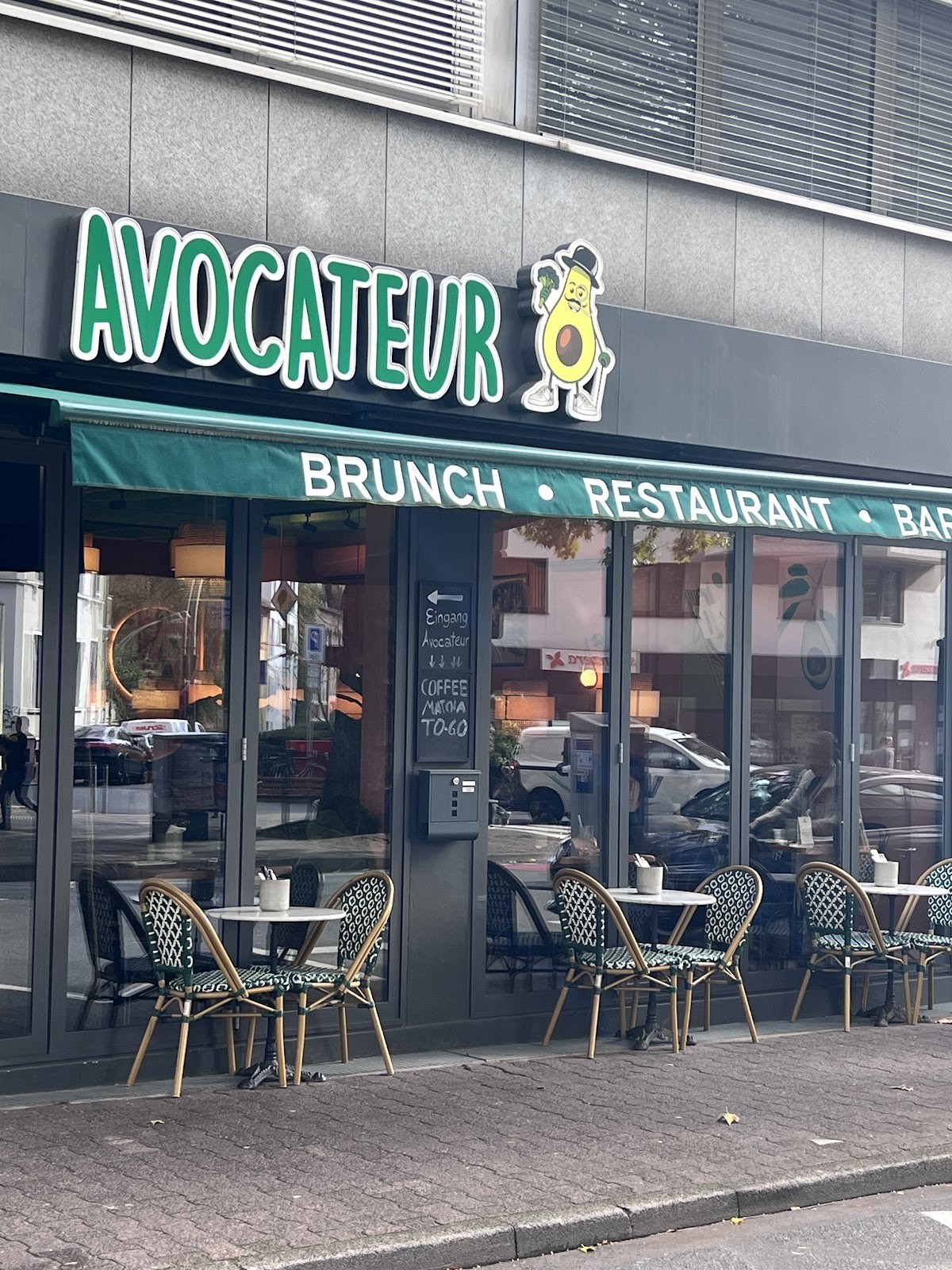 Avocateur: the place