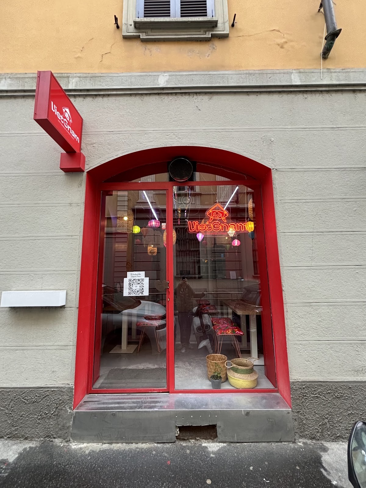VietGnam® Milano - 100% Vietnamese street food: the place