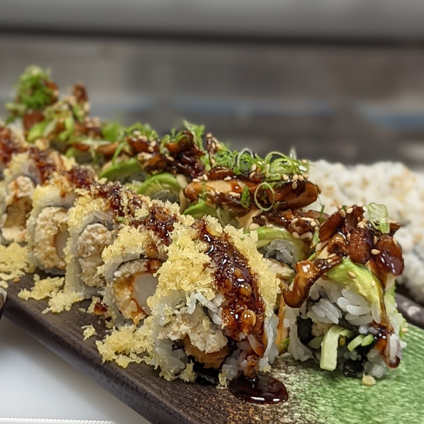 Gorilla Eats Sushi: food & drinks