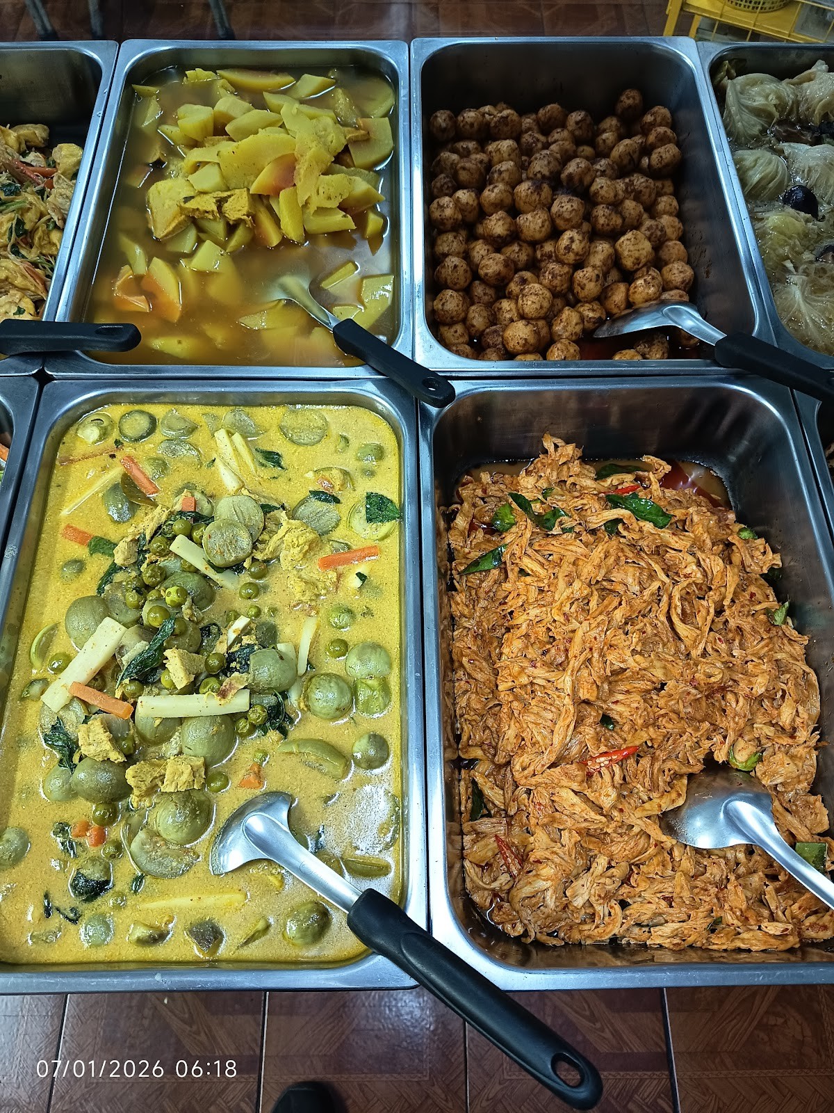 Khrua J St. Louis: food & drinks