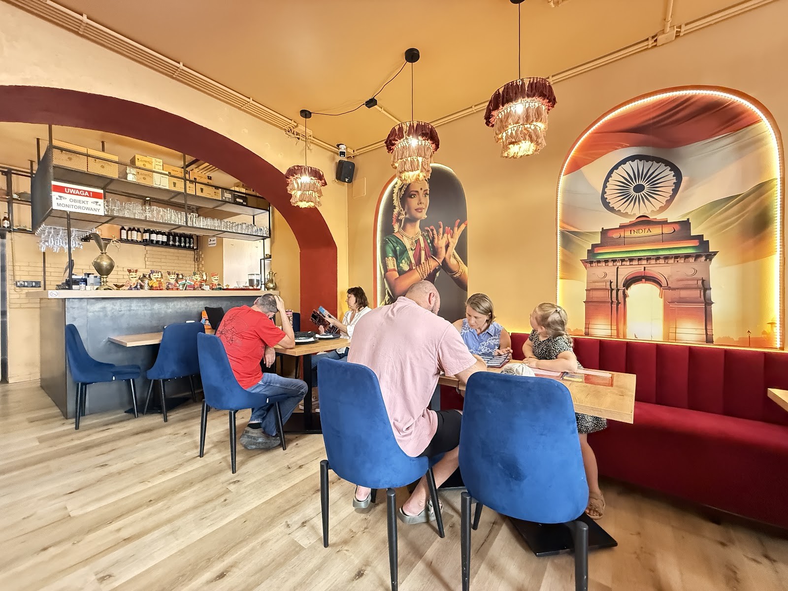 BHARAT FLAME INDIAN RESTAURANT حلال.: the place