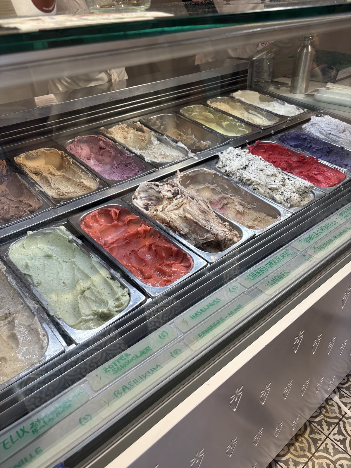 Veganista Ice Cream: food & drinks