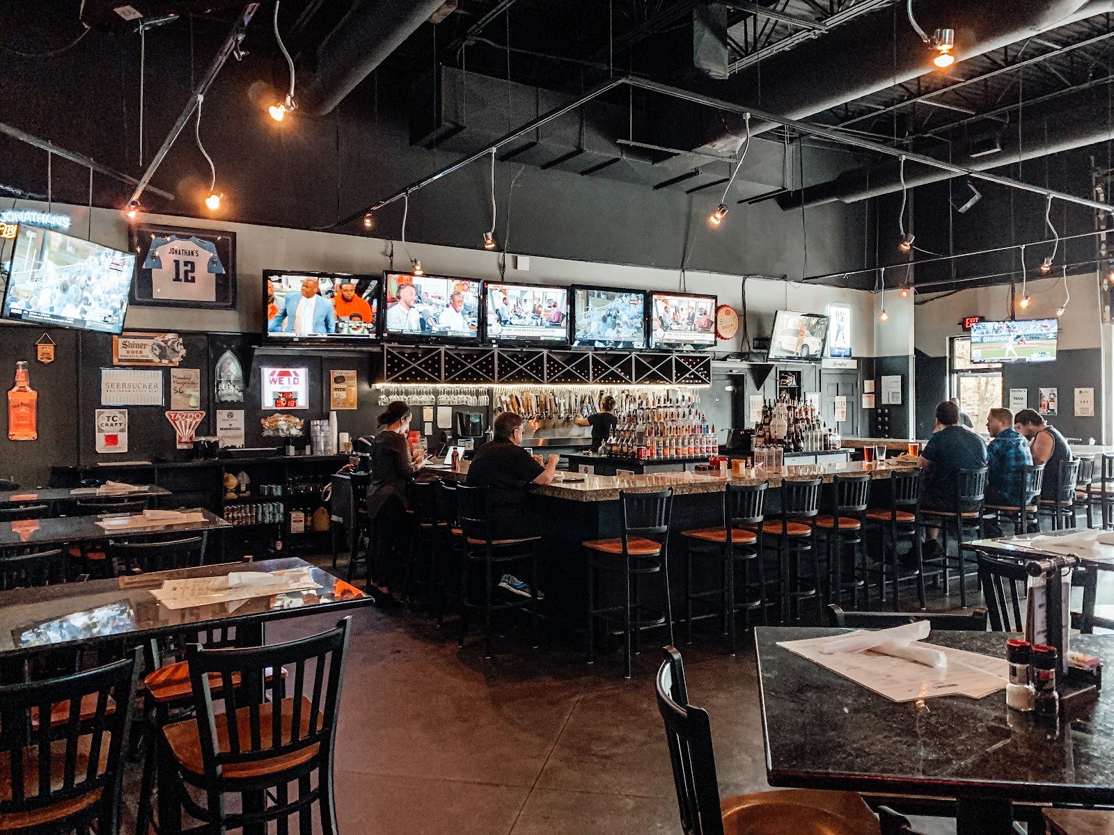 Jonathan's Grille: the place