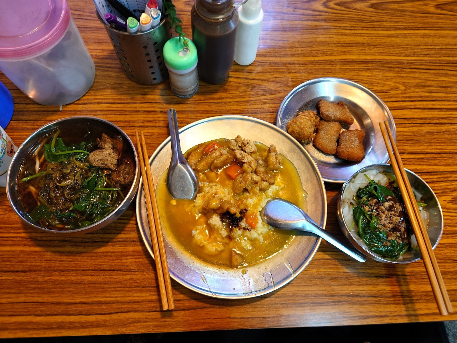 Bao Su Zhai Vegetarian Snack Bar: food & drinks