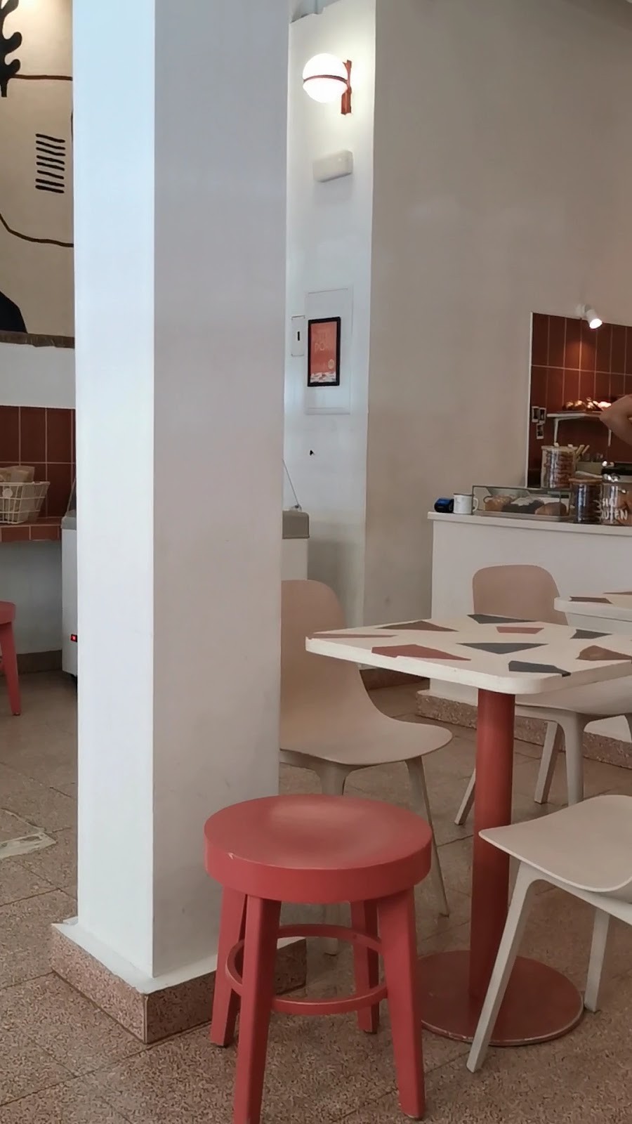 Dot Café Bar: the place