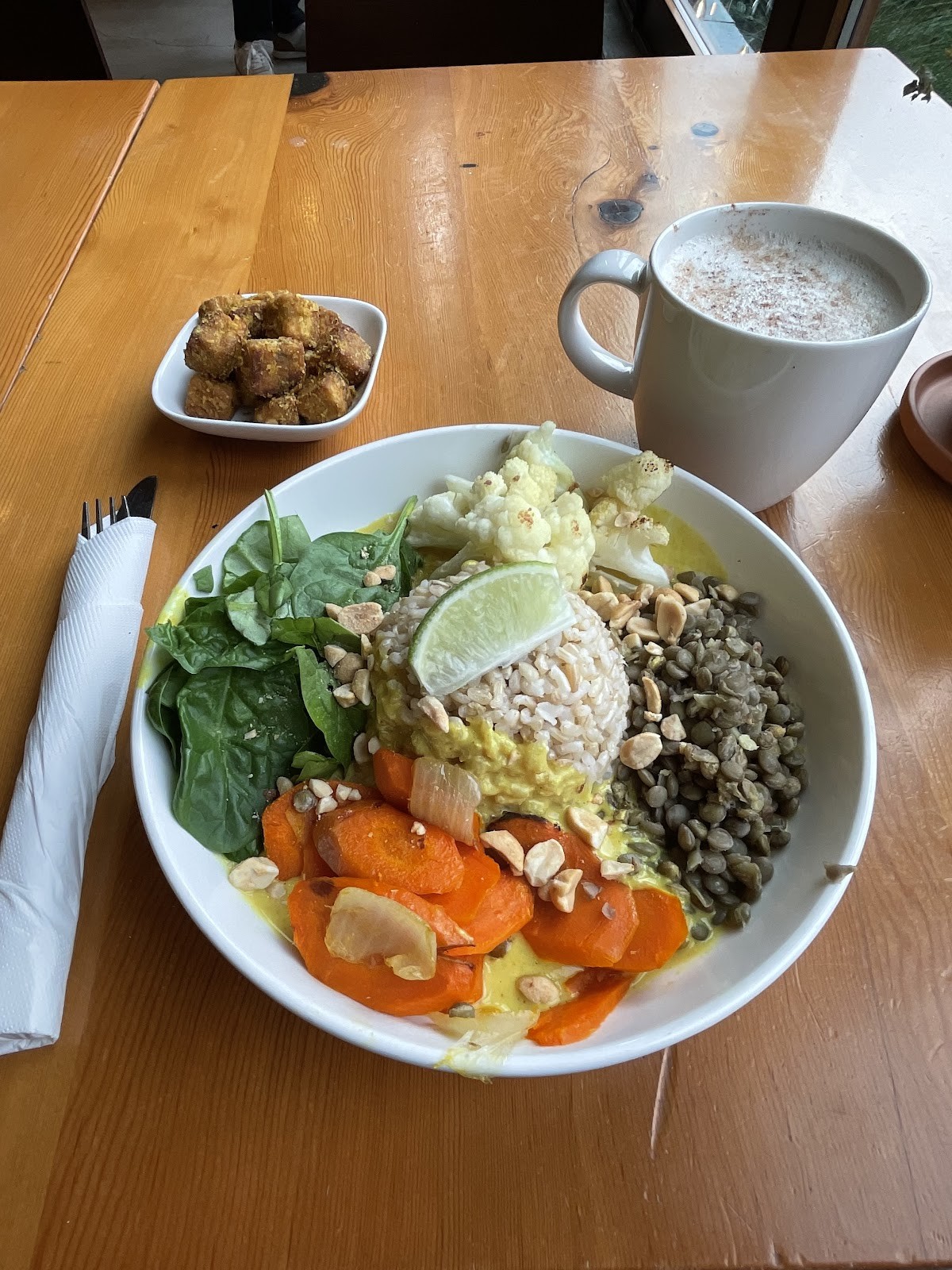 Blossoming Lotus: food & drinks