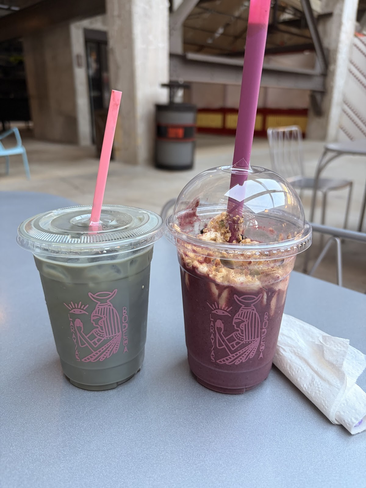 LaRayia's Bodega: food & drinks
