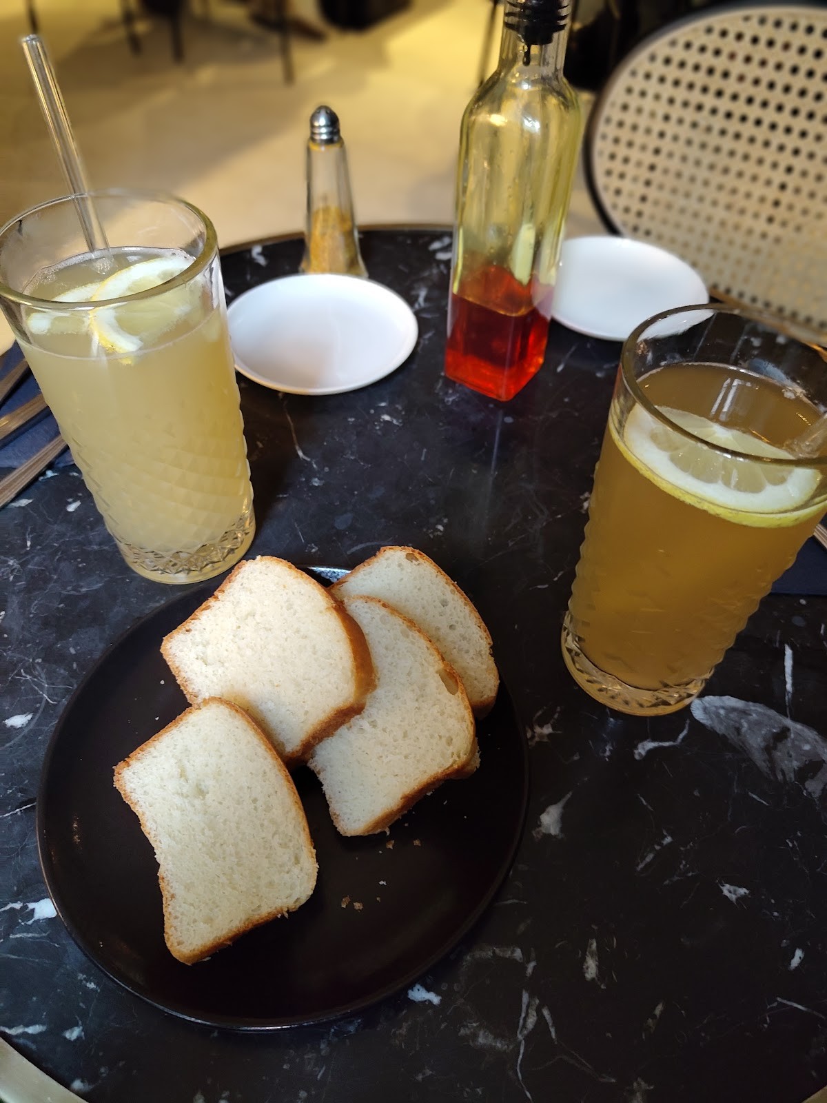 Vaust Bar & Restaurant: food & drinks