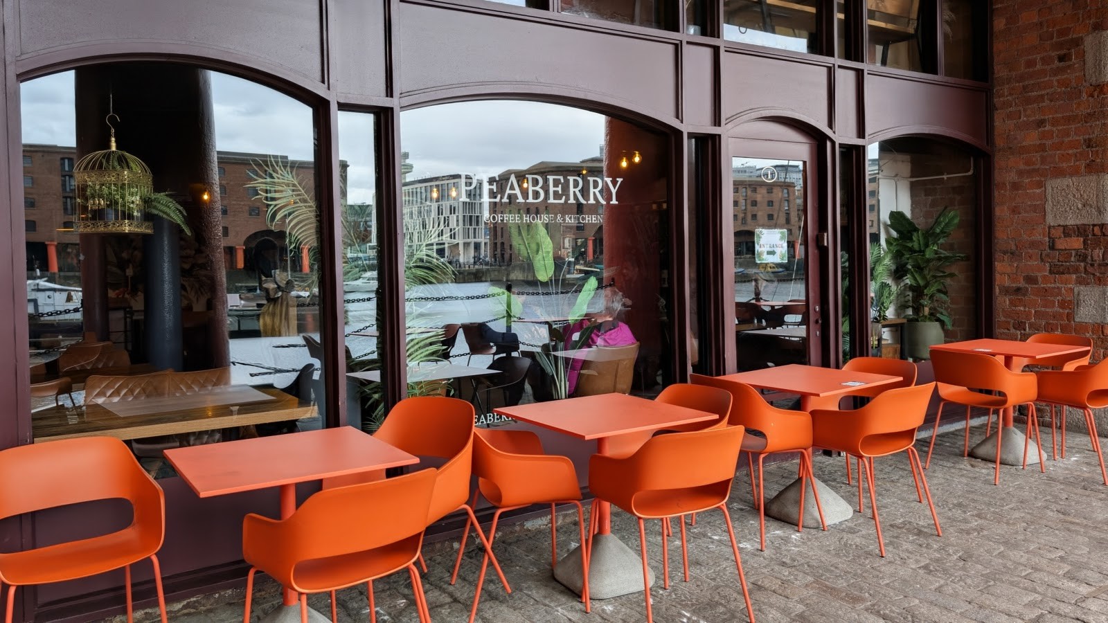 Peaberry Coffee House - Albert Dock: the place