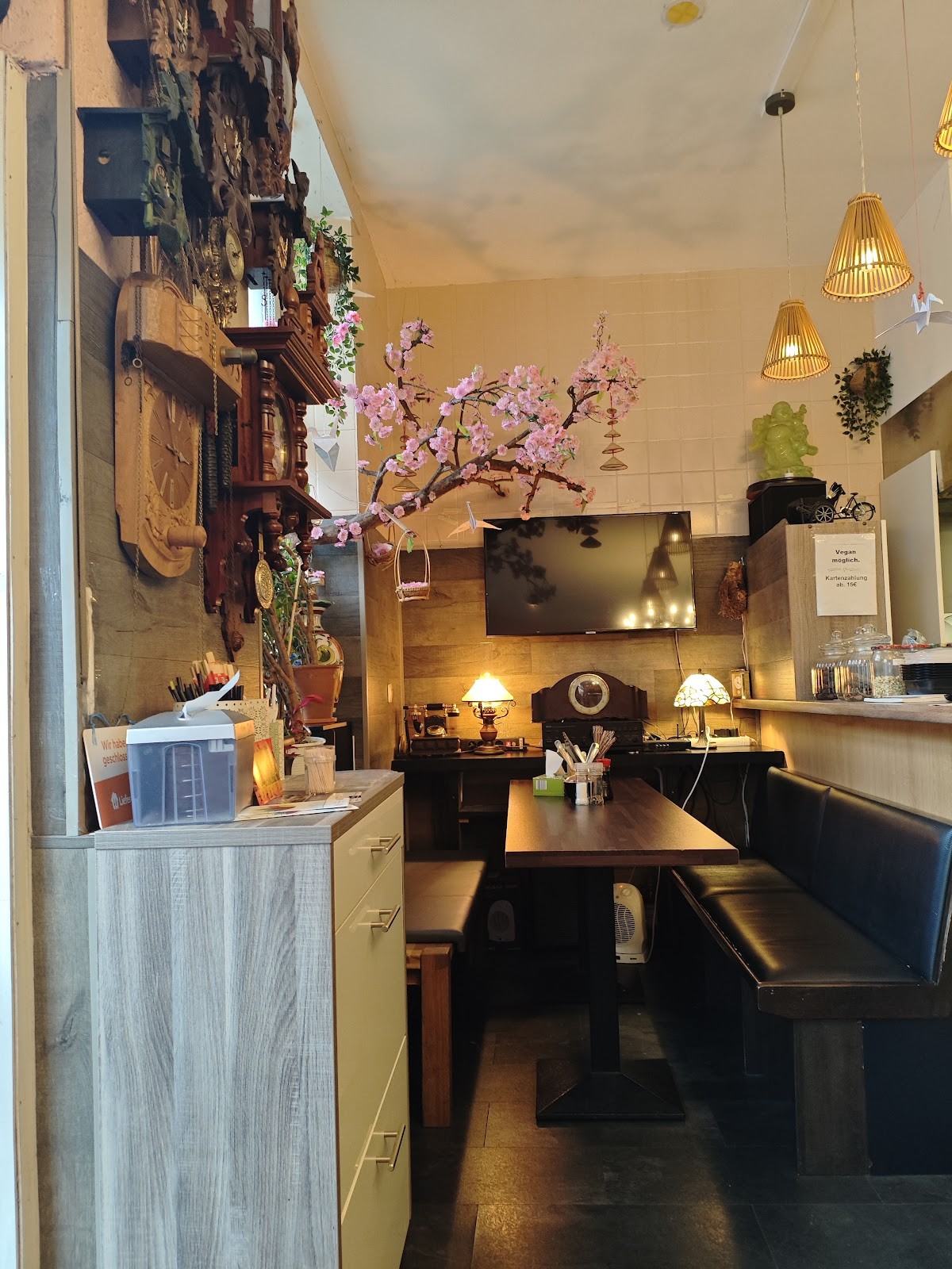 Asia Com Bui: the place