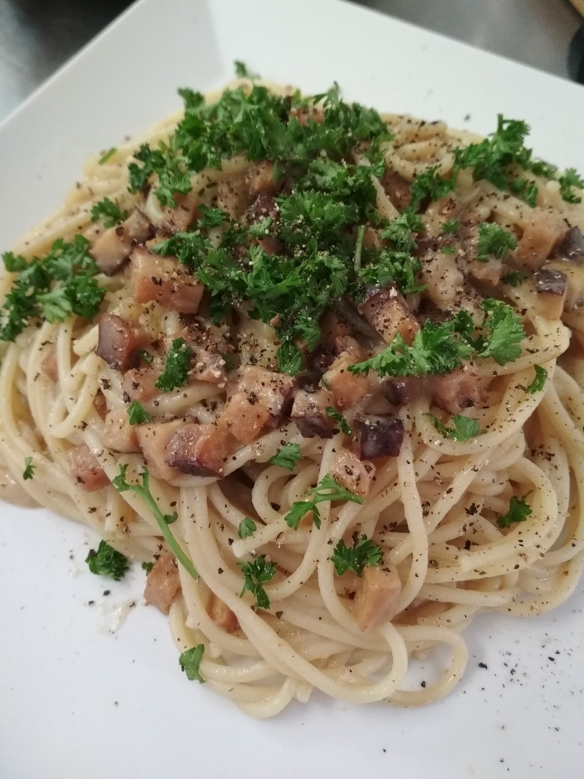 Zu Spät: food & drinks