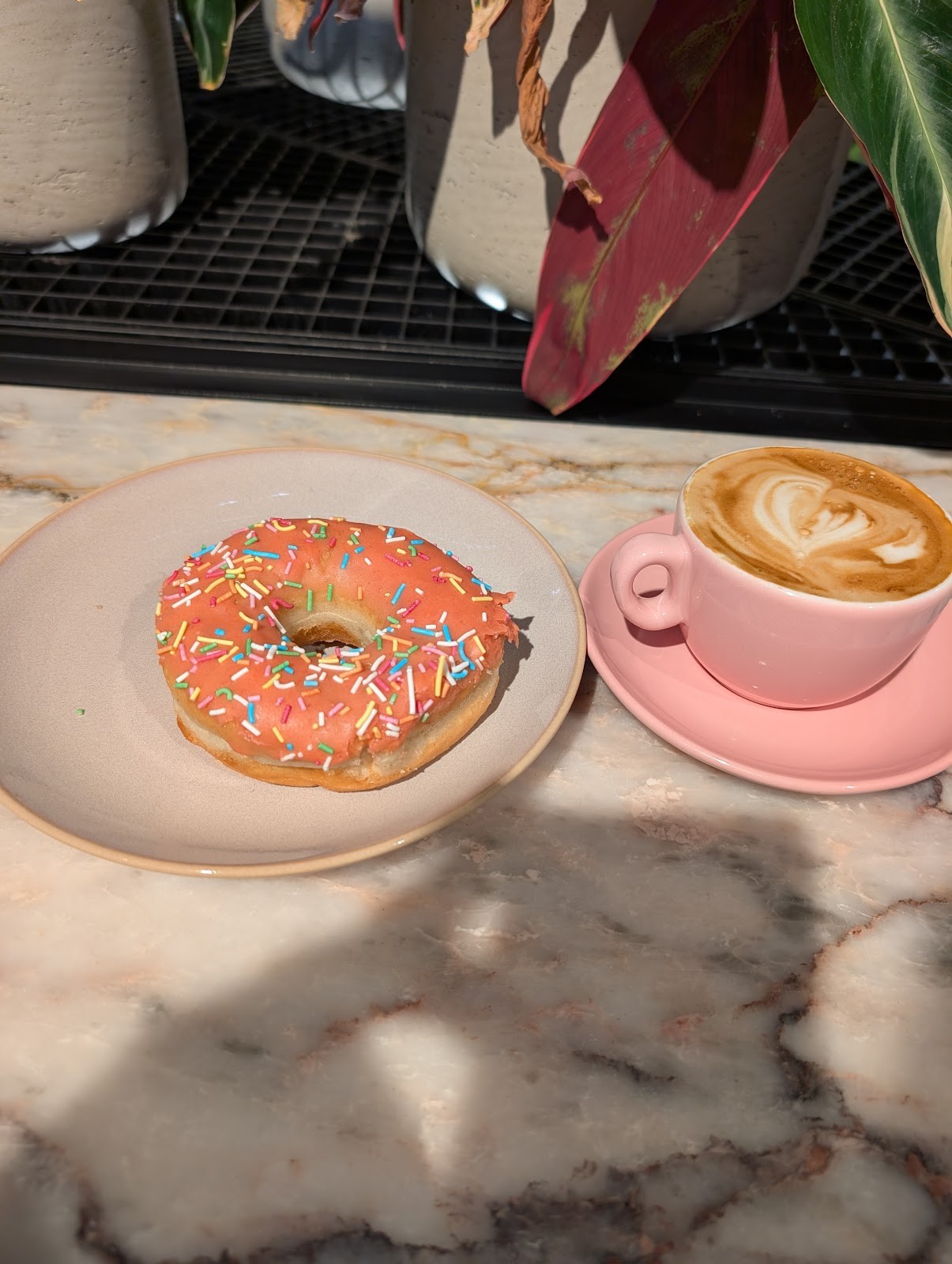 Brammibal's Donuts: food & drinks