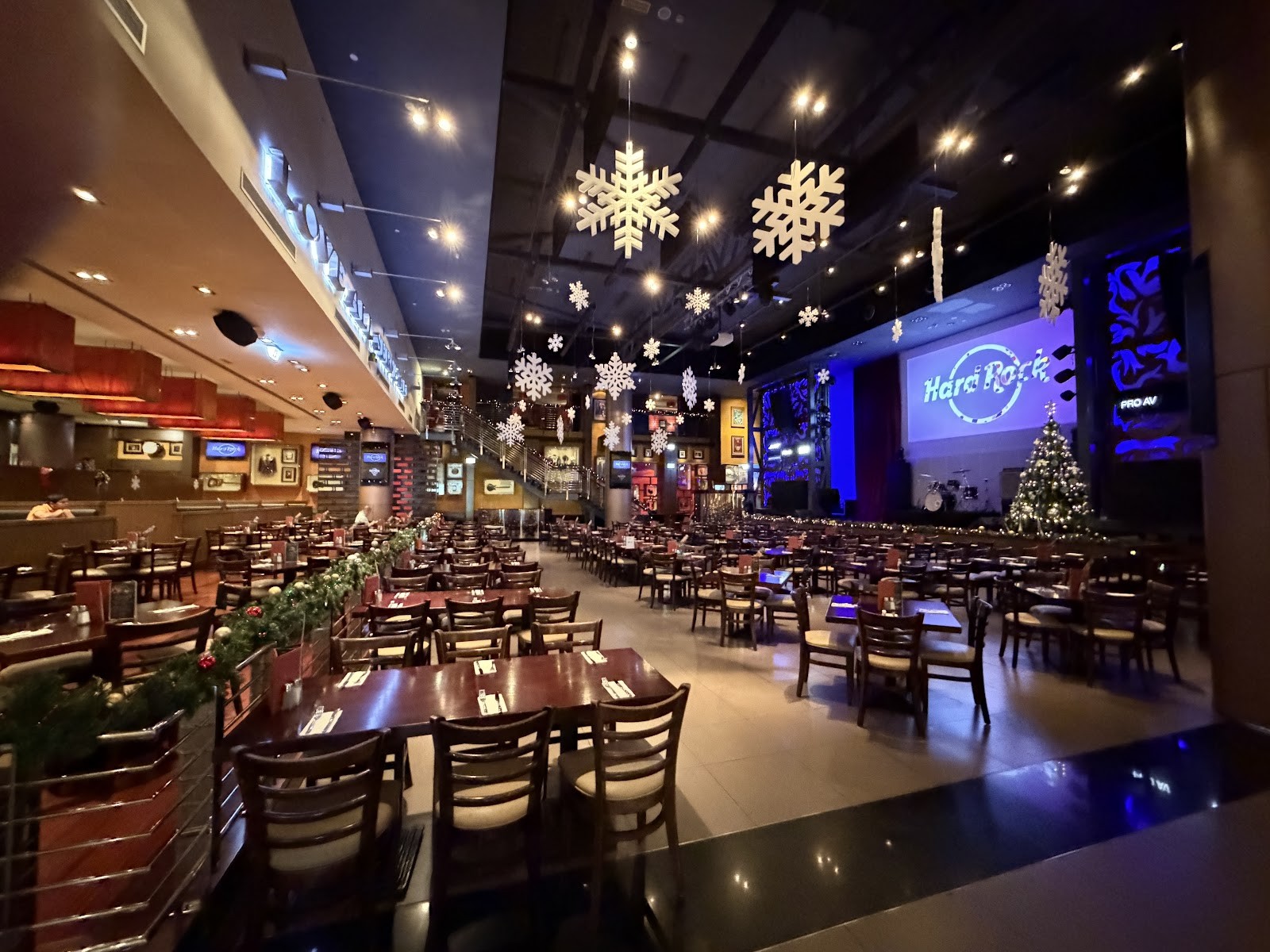 Hard Rock Cafe Dubai: the place