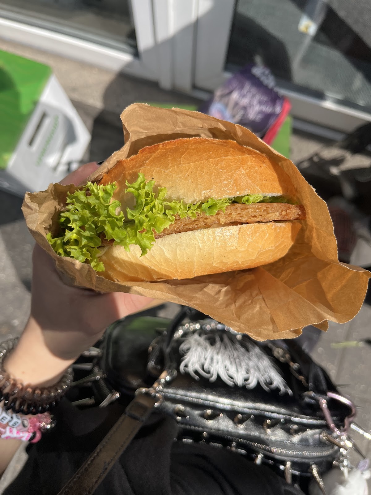 Die Vegane Fleischerei Köln - Lebensmittelhandel mit Frischetheke und Imbiss, Catering: food & drinks