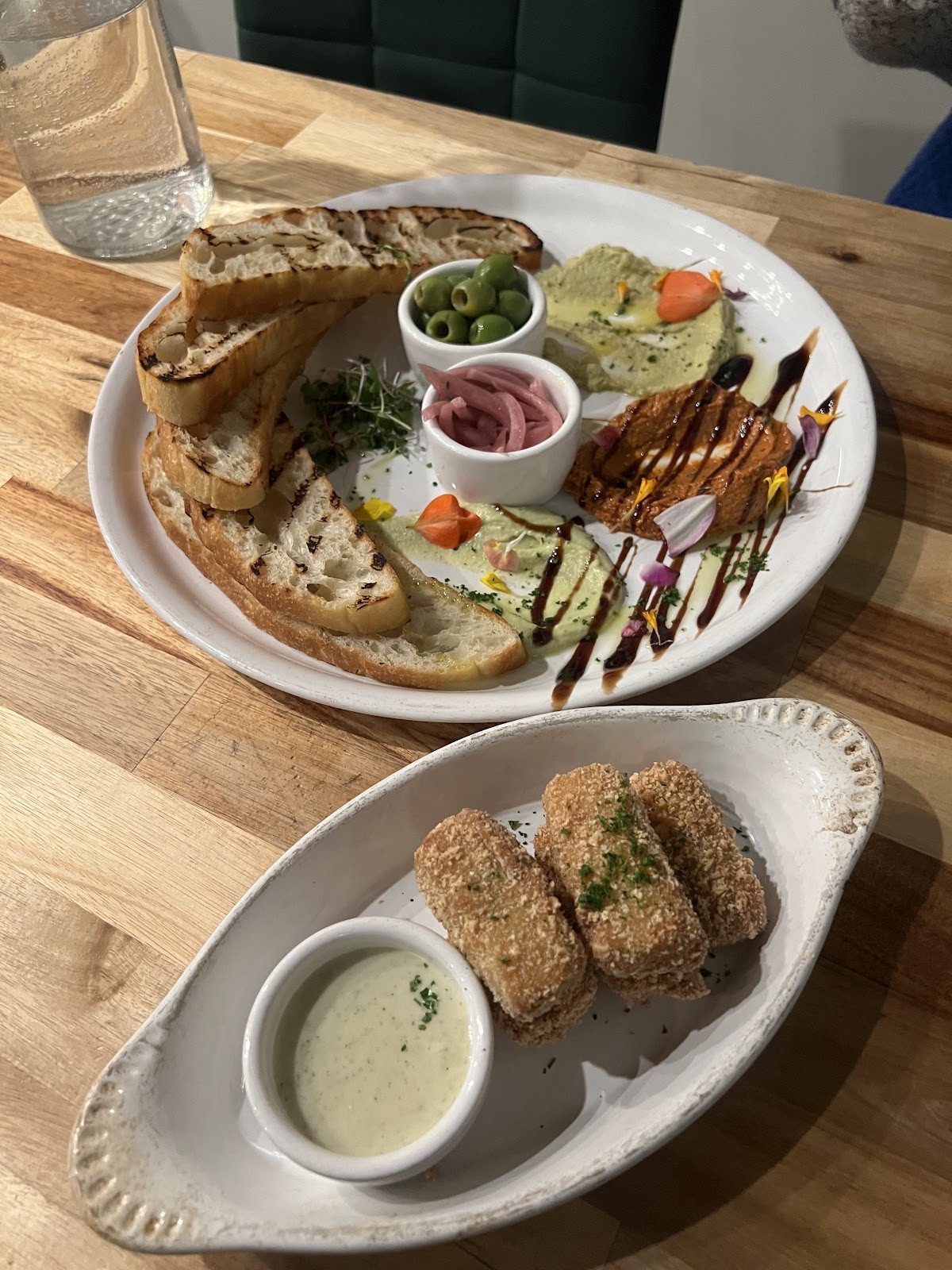 Lilla: food & drinks