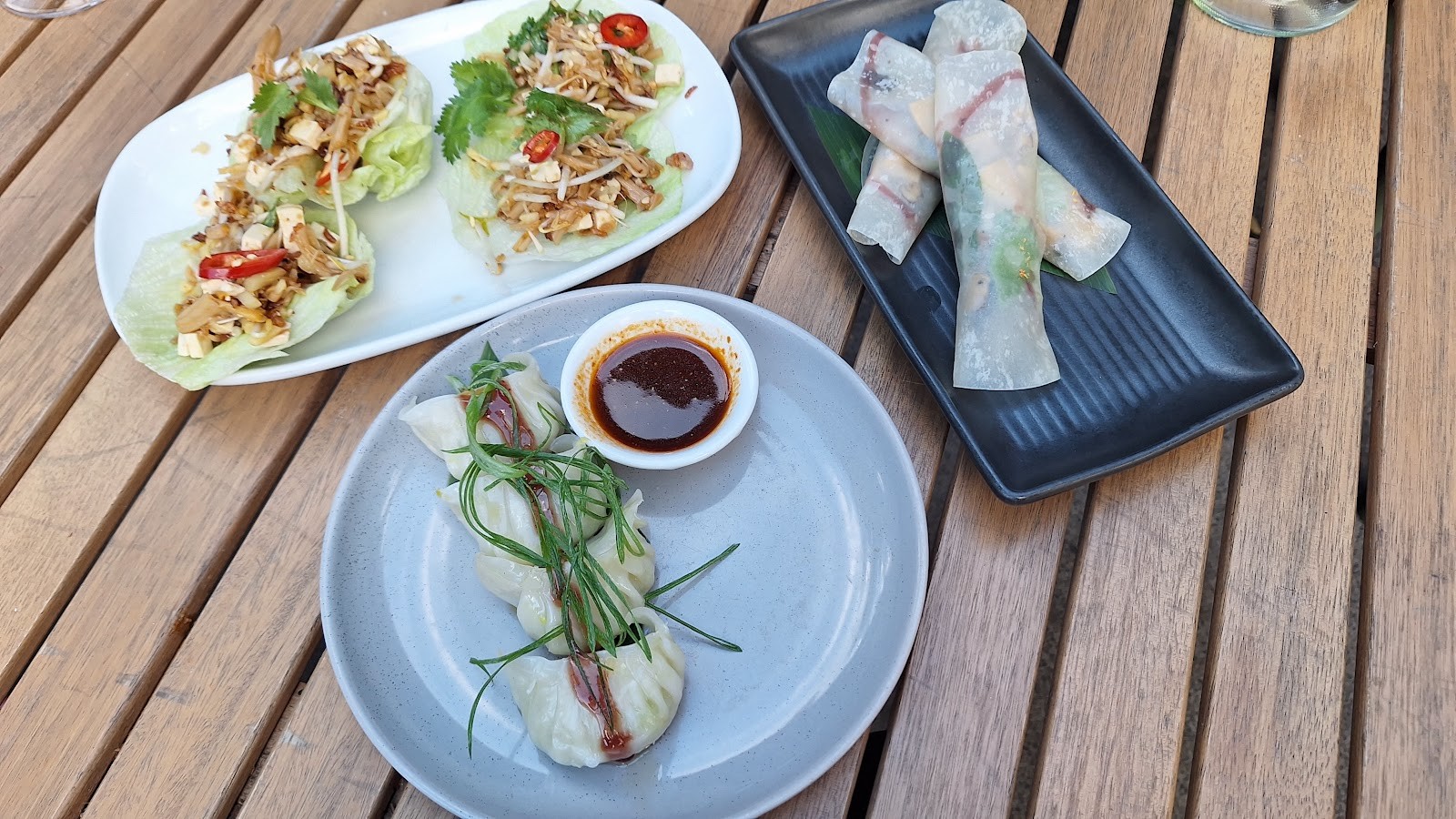 Yulli's: food & drinks