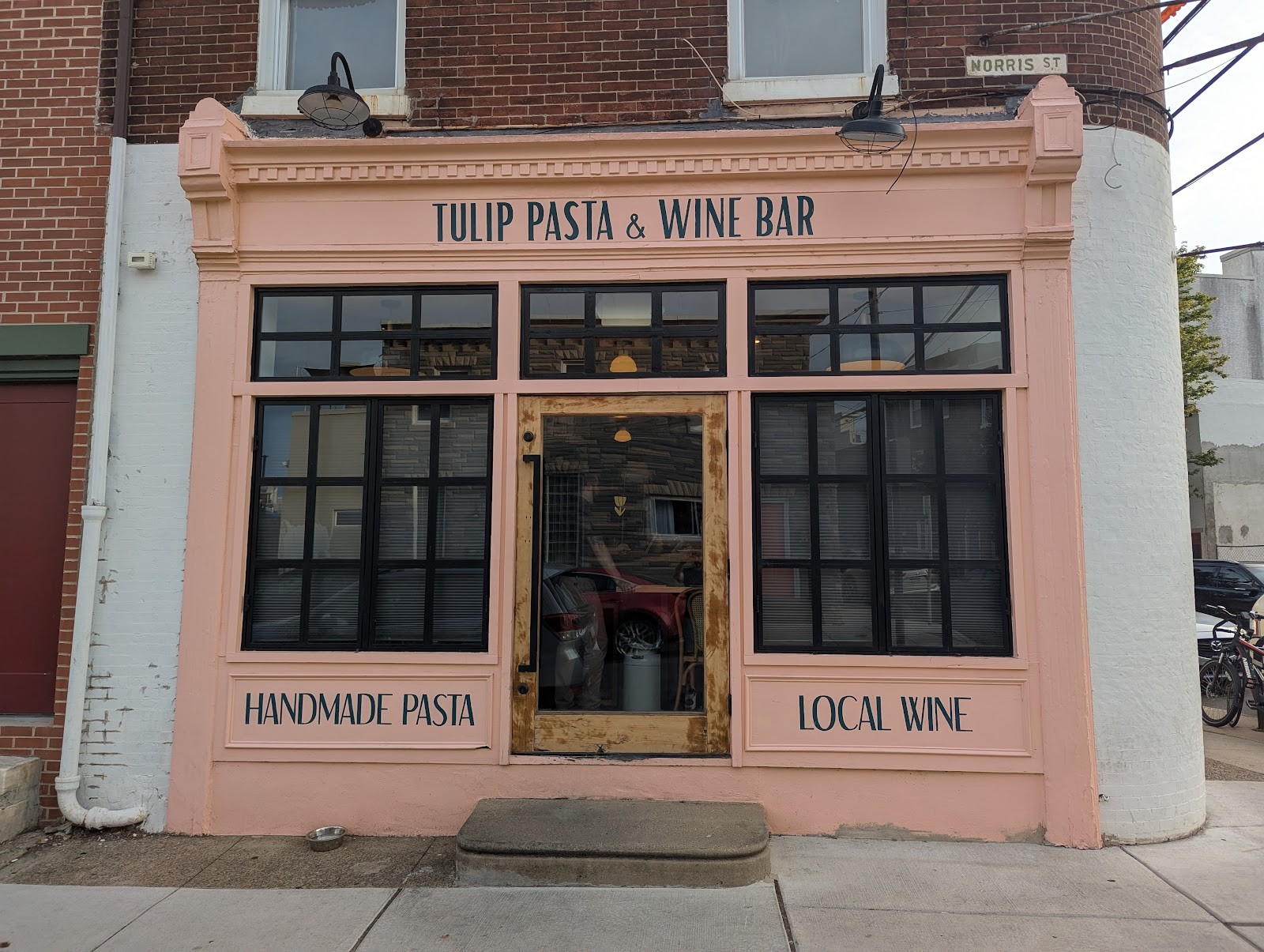 Tulip Pasta & Wine Bar: the place