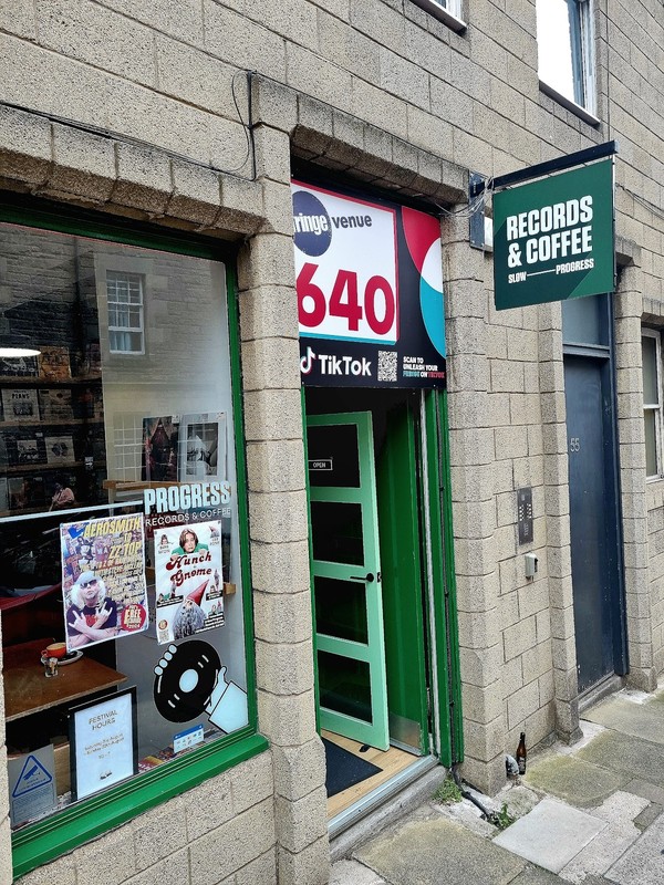 Slow Progress Records & Coffee: photo 4