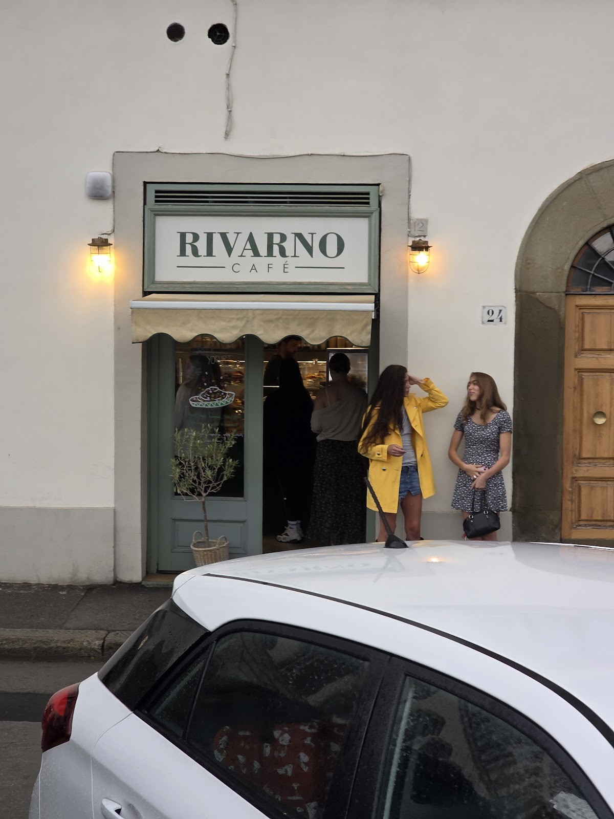 Rivarno Café: the place