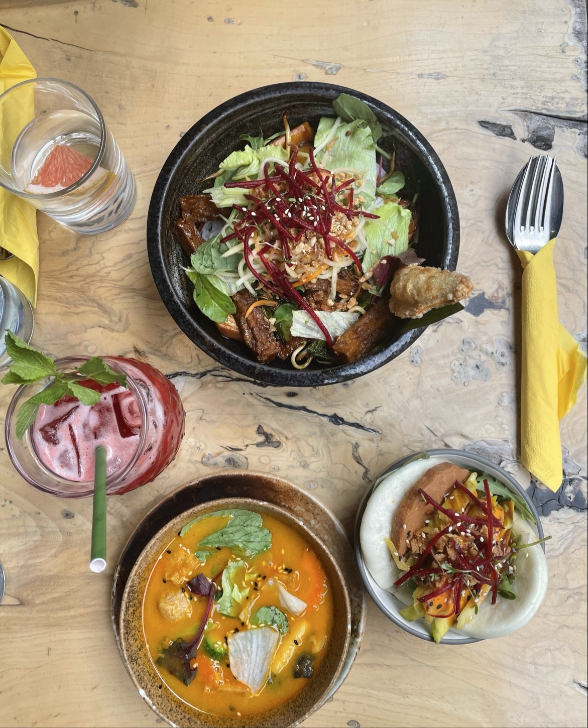 TA Vegan House: food & drinks