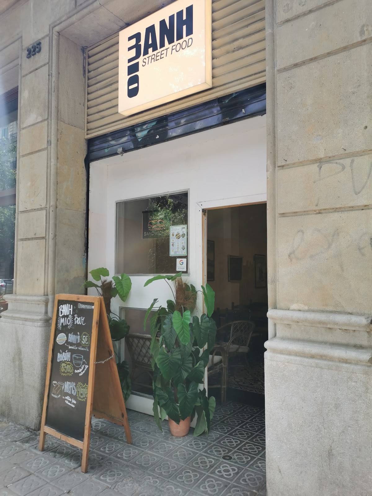 Banh Mio: the place