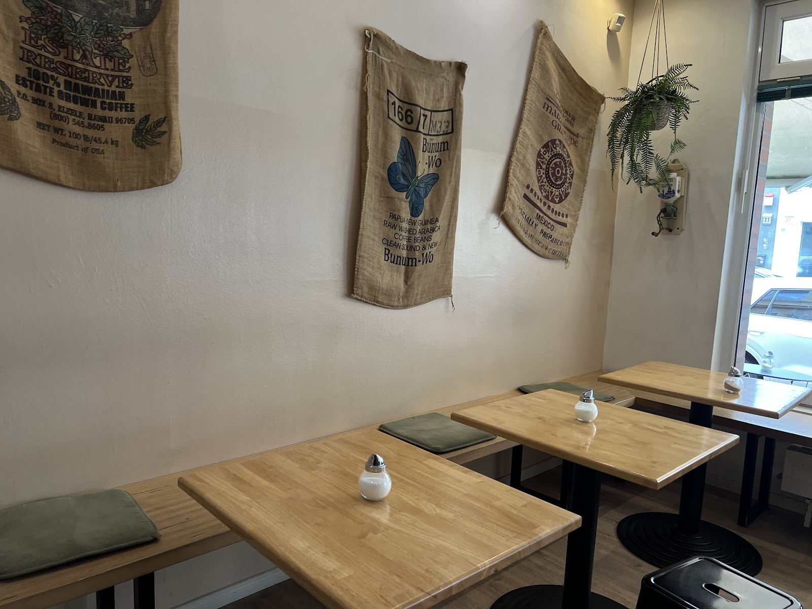 KAFFEE 26: the place