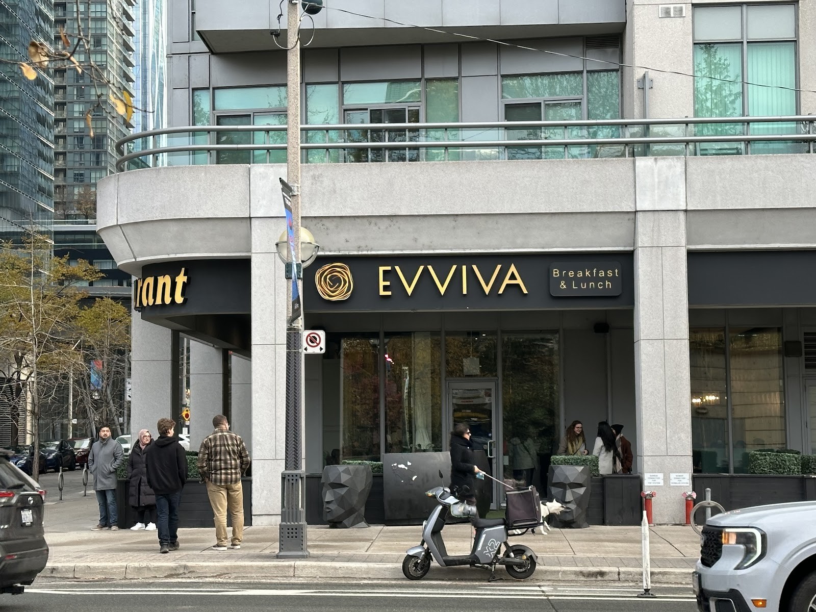 Evviva Breakfast and Lunch: the place