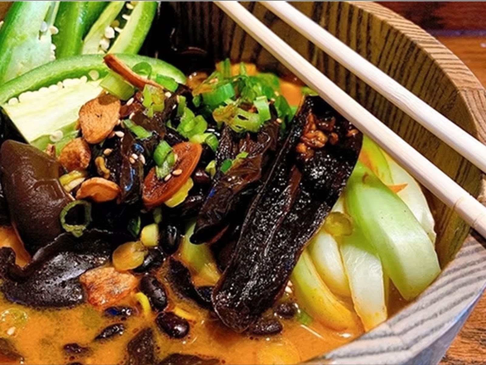 Gokoku Vegan Vegetarian Ramen Shop: food & drinks