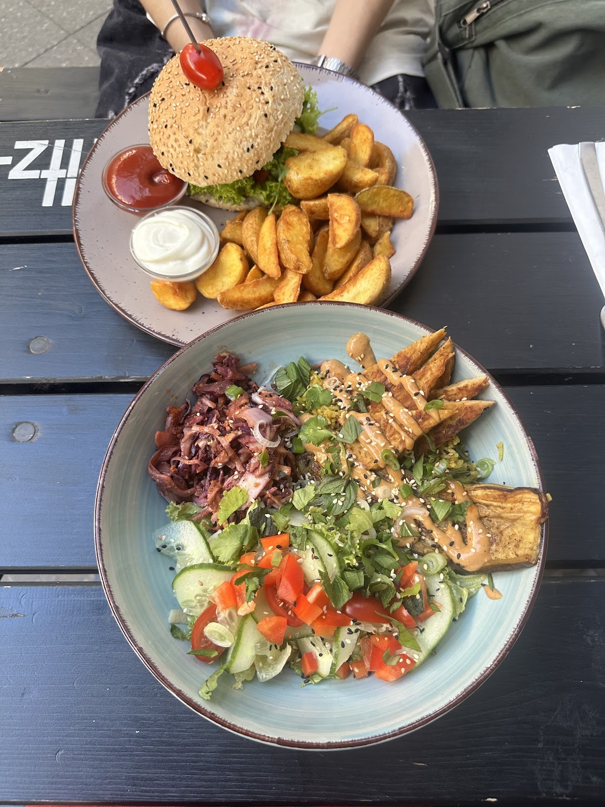LoveBurger: food & drinks