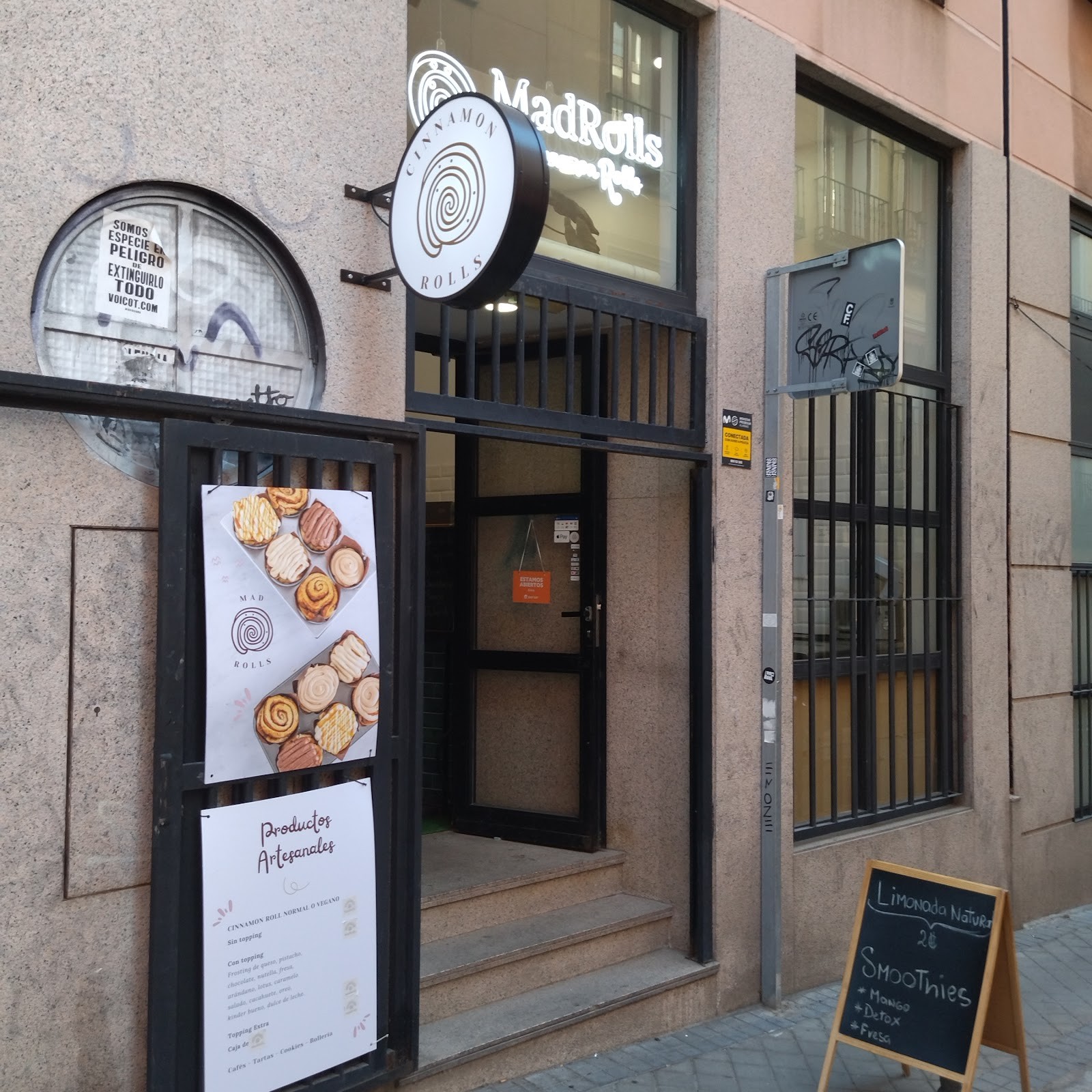 MadRolls Cinnamon Rolls: the place