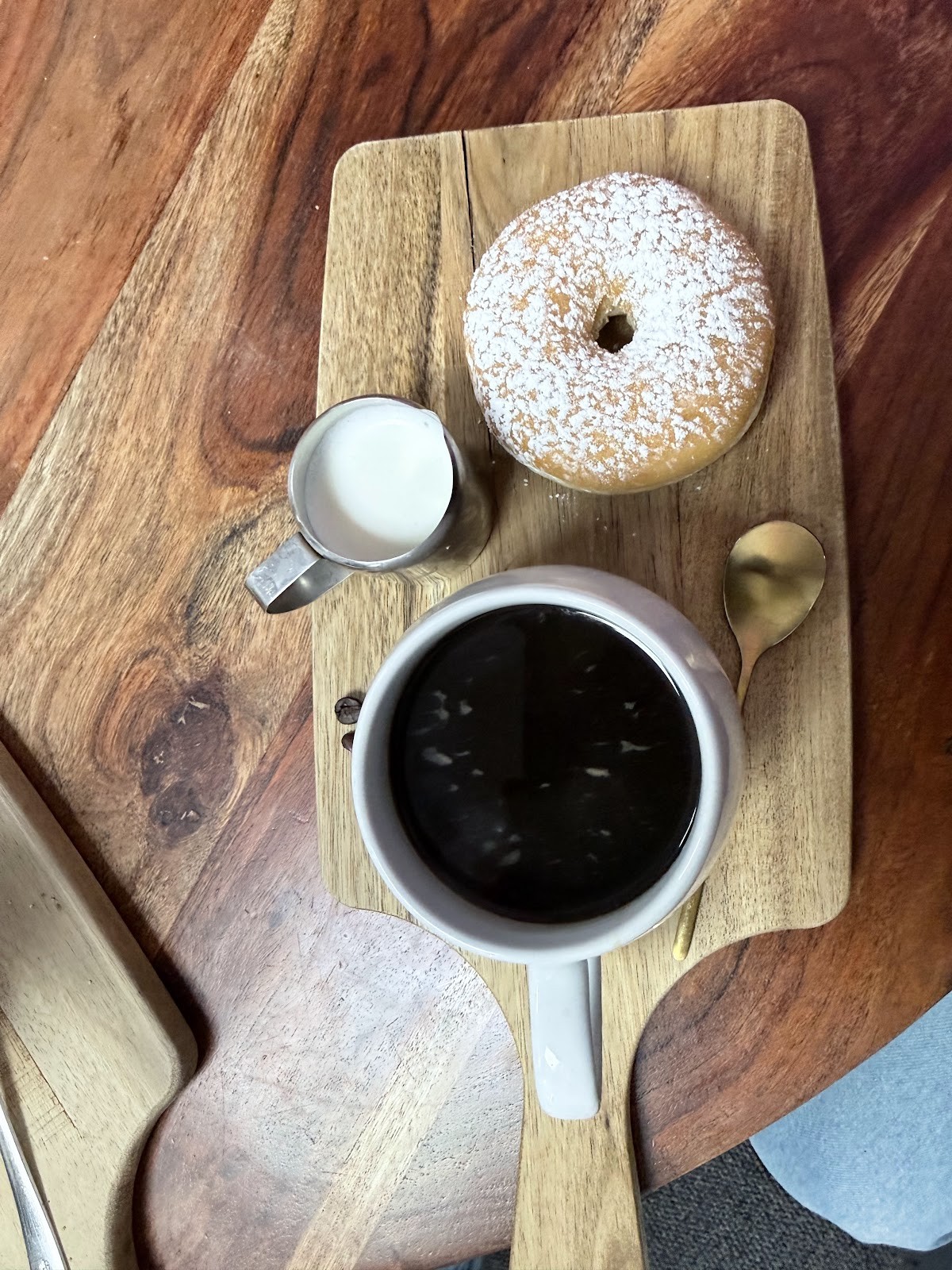 Boogie Donuts: food & drinks