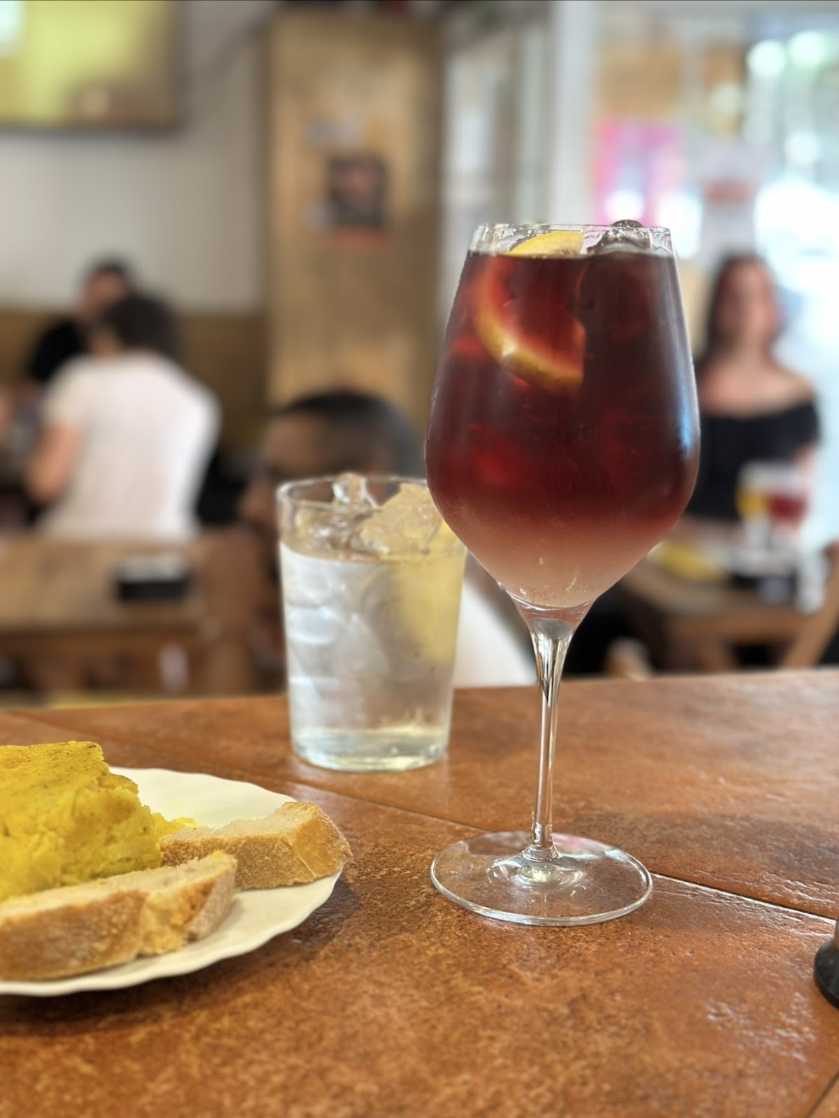 LA ALPARGATA bar vegano: food & drinks