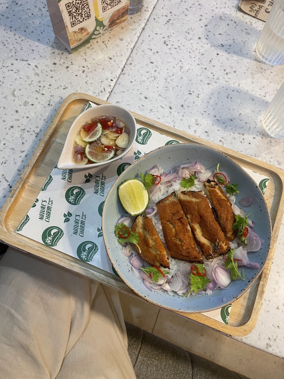 Nature’s Charm Cafe: food & drinks