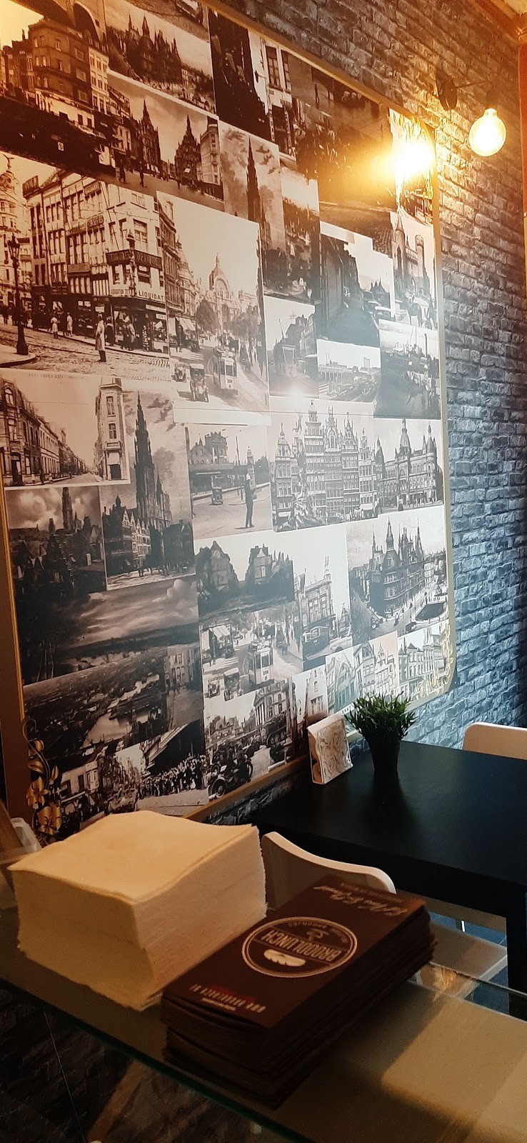 Broodjeszaak Broodlunch Antwerpen: the place