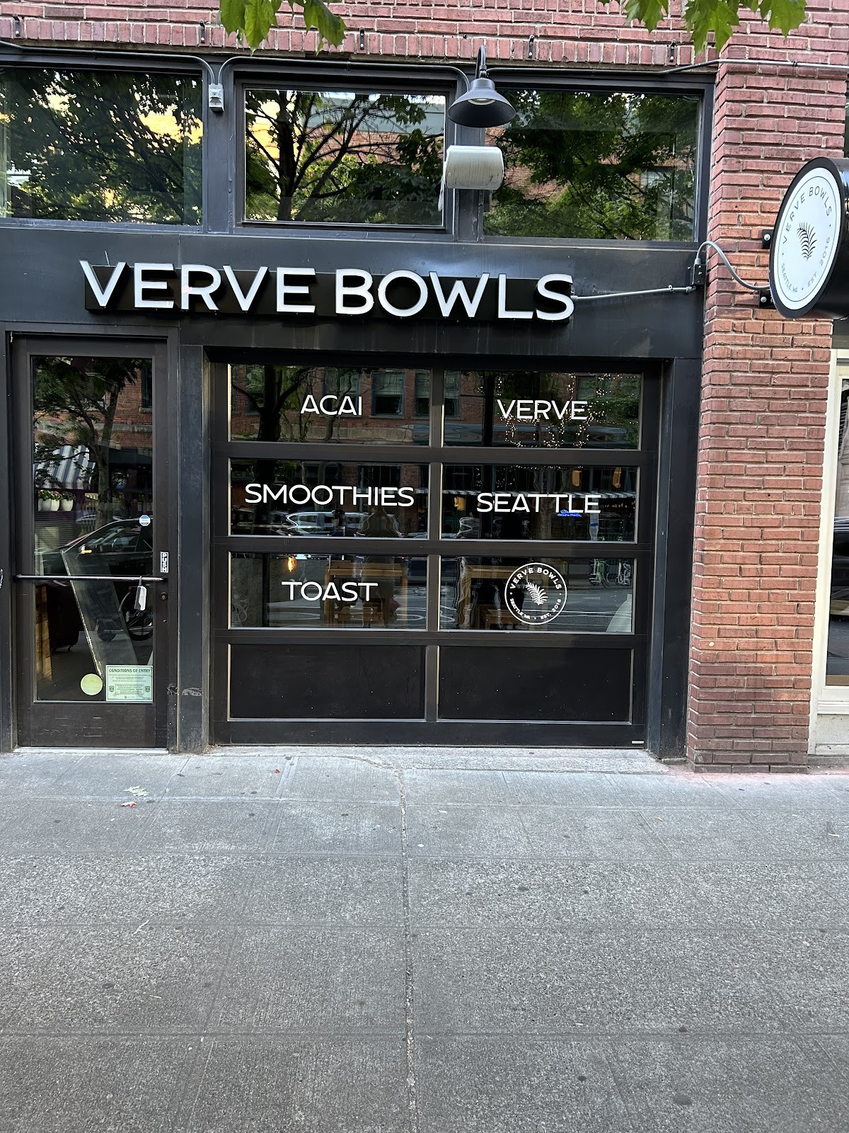 Verve Bowls - Downtown: the place