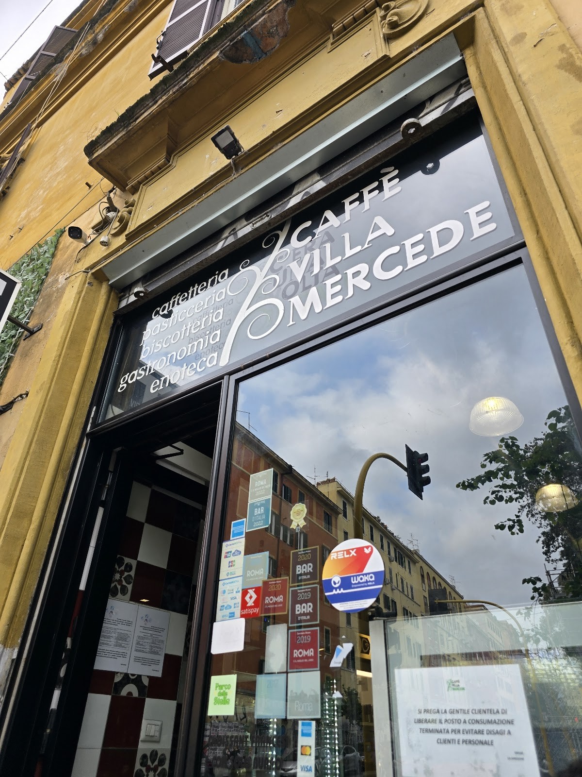 Caffè Villa Mercede: the place