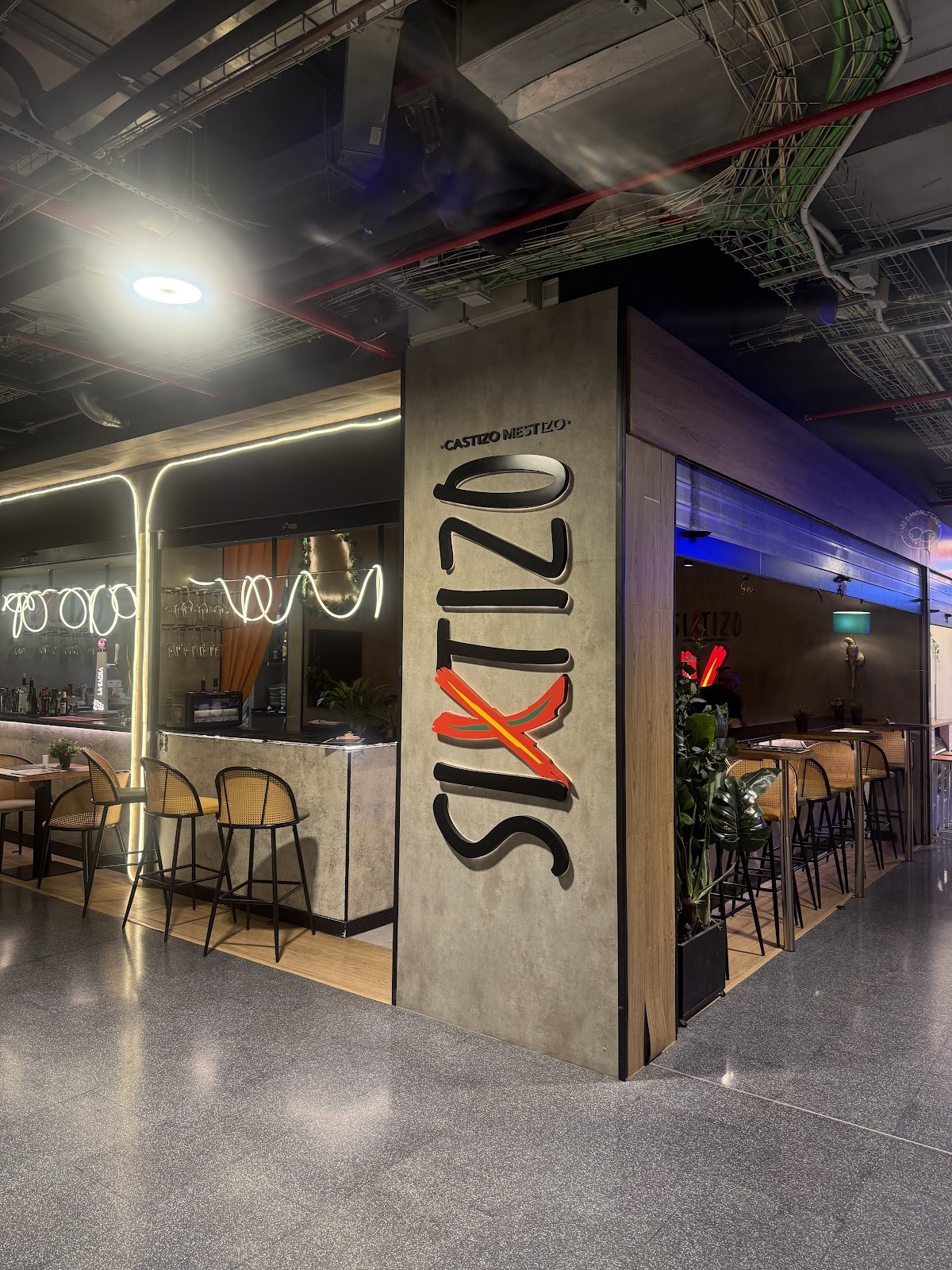 Sixtizo Gastro Bar: the place