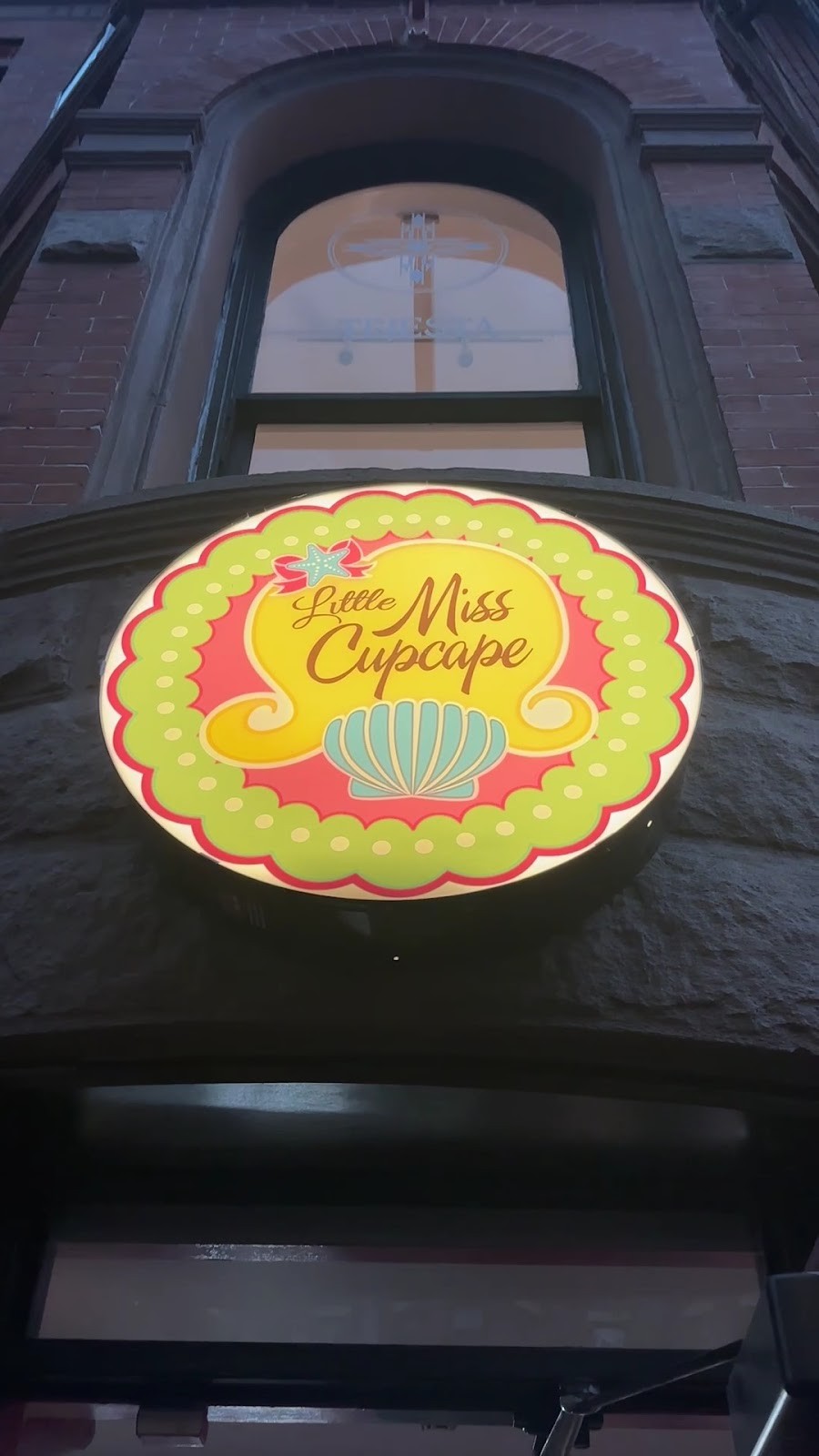 Little Miss Cupcape: the place