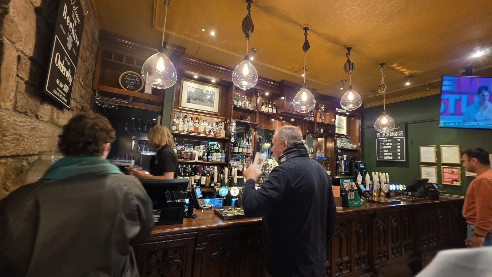 Beehive Inn: the place
