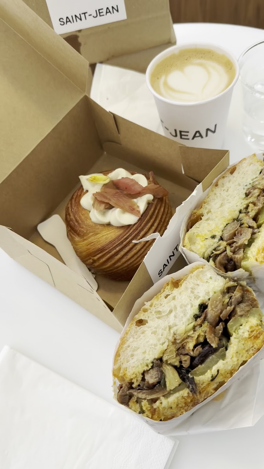 SAINT-JEAN Deli: food & drinks