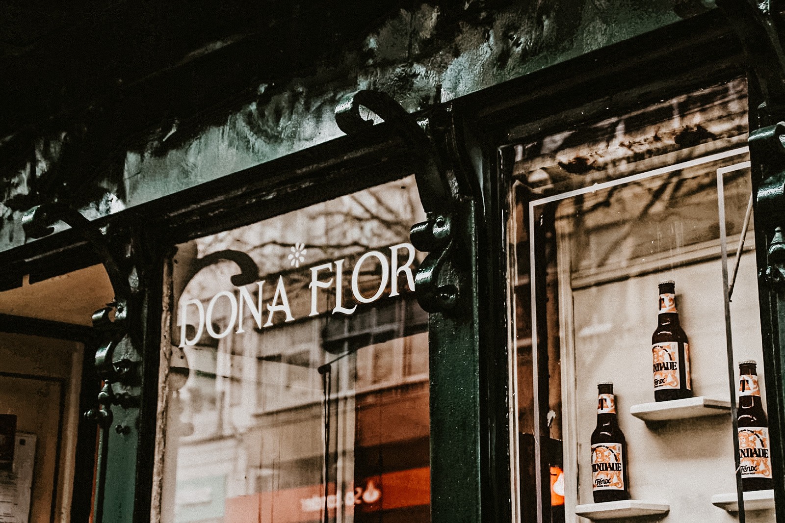 Dona Flor Café: the place