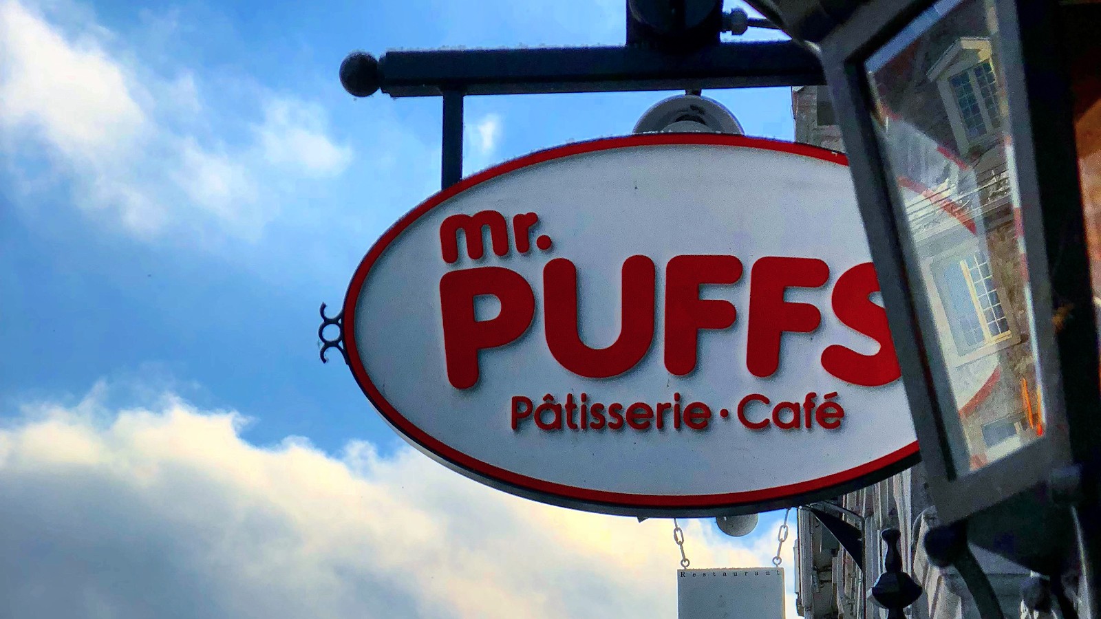 Mr. Puffs: the place