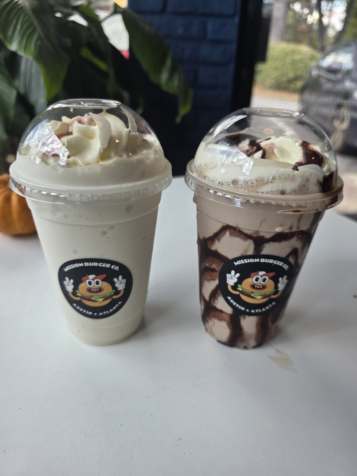 Mission Burger Co.: food & drinks