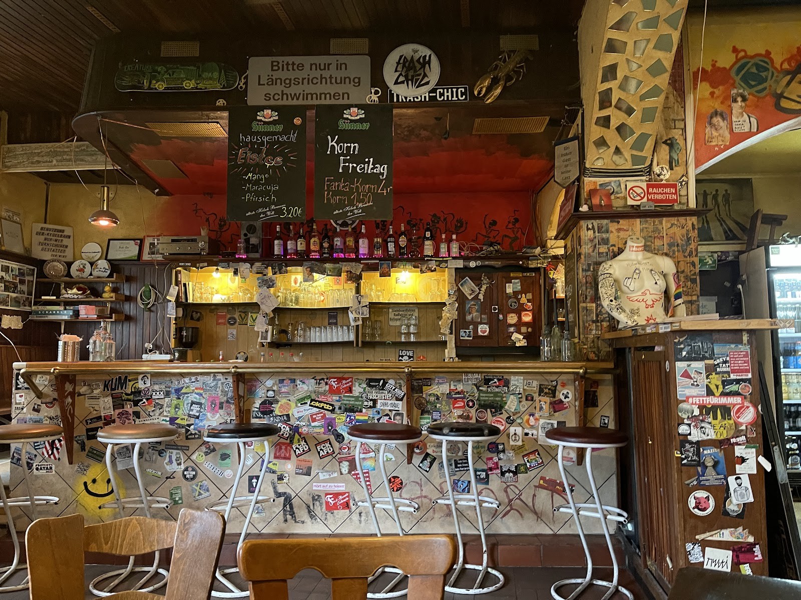 Trash-Chic: the place