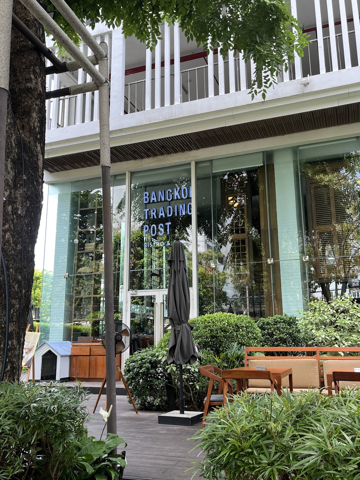 Bangkok Trading Post Bistro & Bar: the place