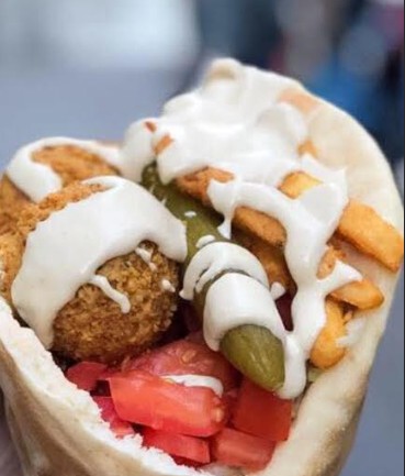Moshe’s falafel: food & drinks