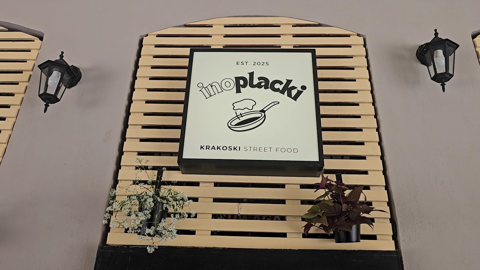 InoPlacki Krakoski street food: the place