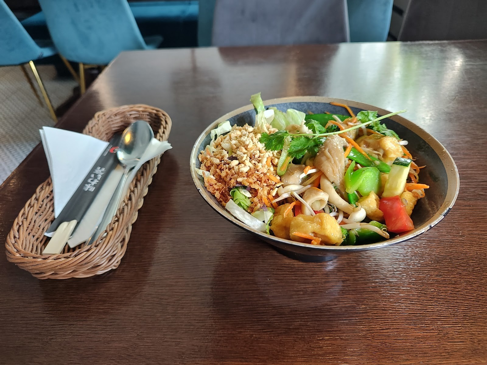 U & Mi - South East Asian Plant-Based Cuisine: food & drinks