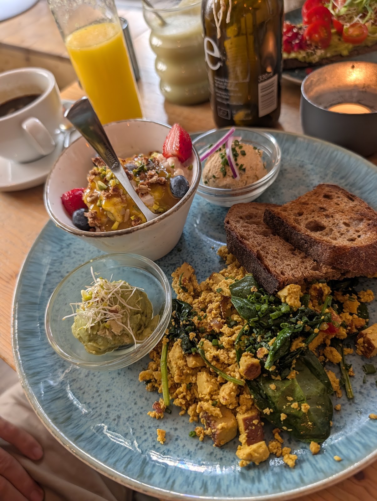 Emmi's Kitchen: food & drinks