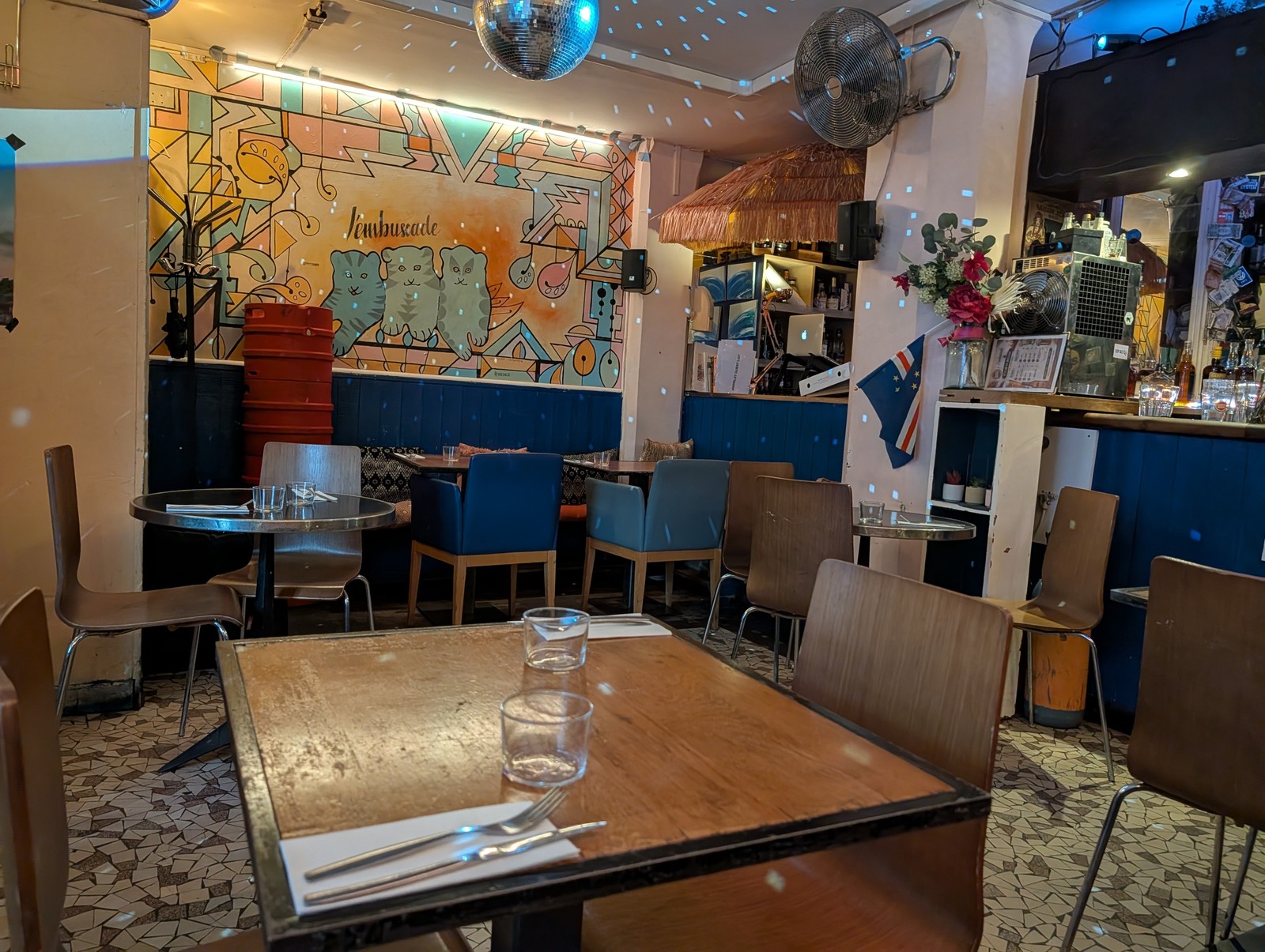 Restaurant L'Embuscade Paris 9: the place